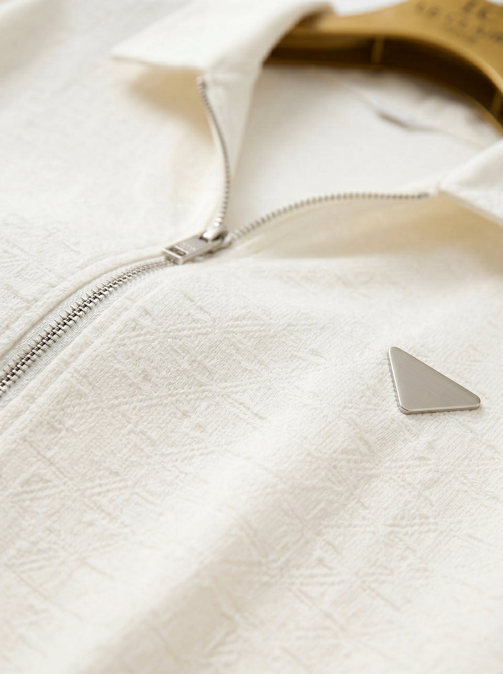 Premium Off-White Textured Knit Zip-Up Polo Shirt - Short Sleeve Retro Luxury Streetwear