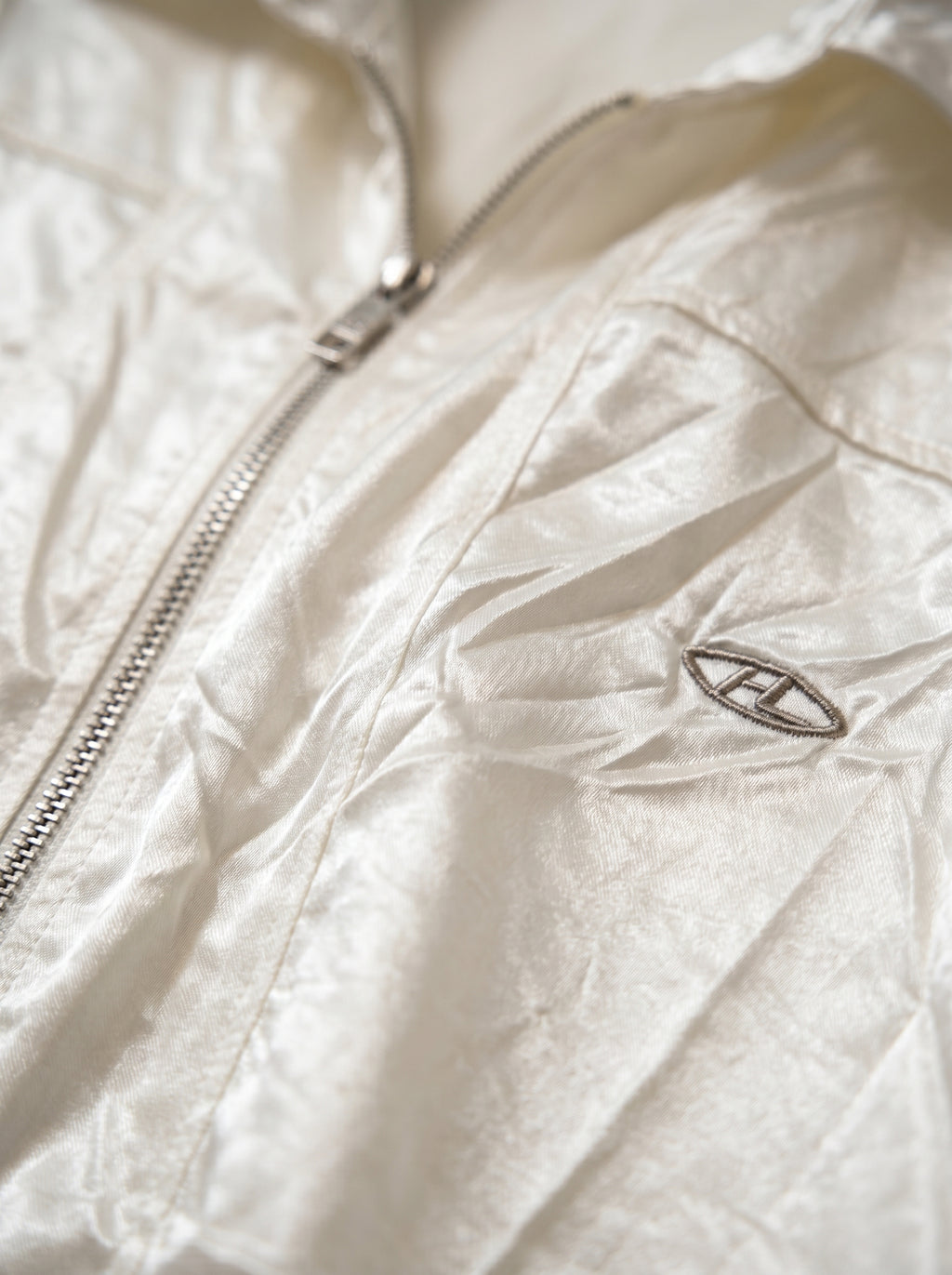Luxury Off-White Satin Zip-Up Short Sleeve Shirt - Retro Y2K Streetwear Camp Collar Top