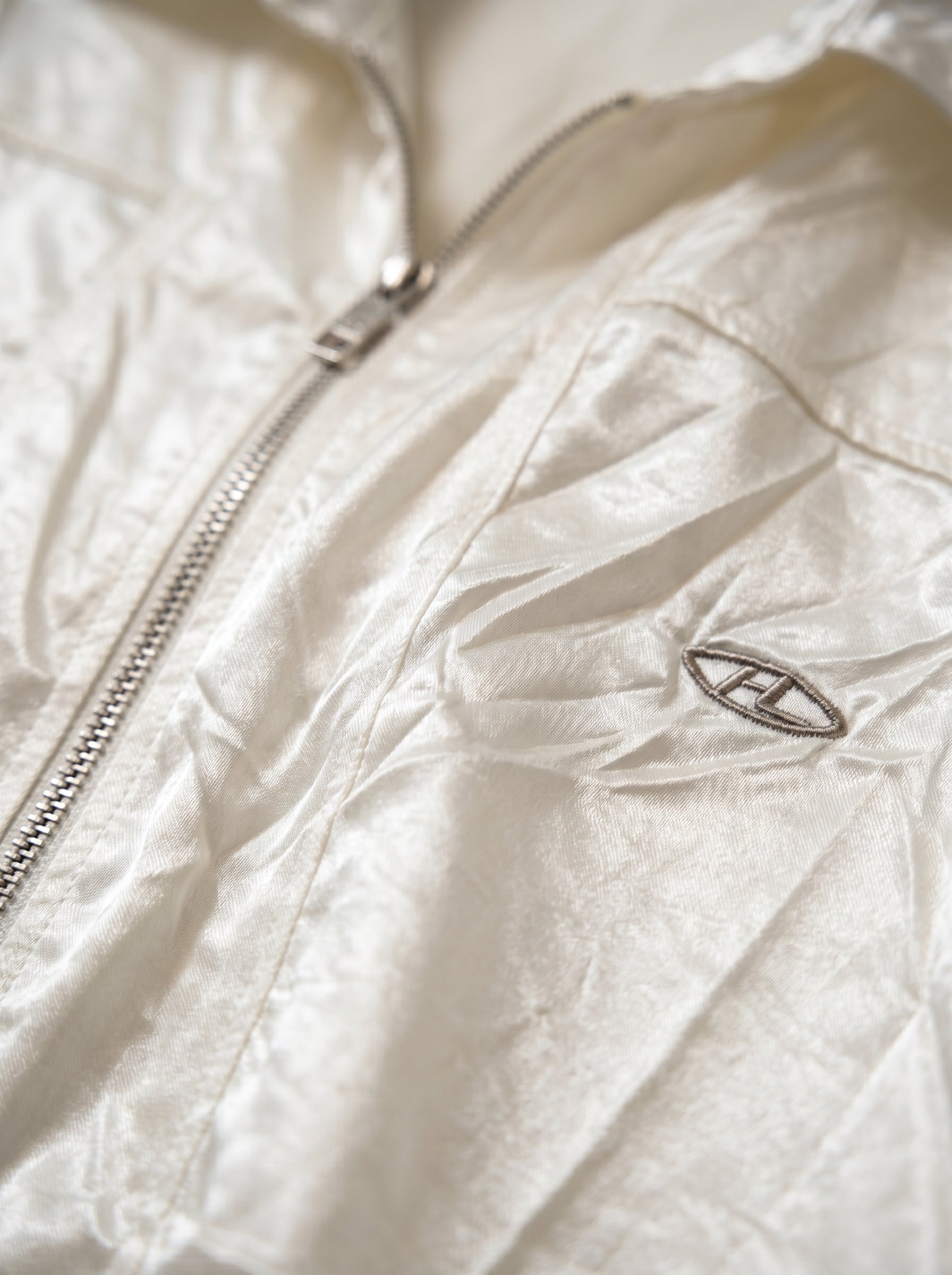 Luxury Off-White Satin Zip-Up Short Sleeve Shirt - Retro Y2K Streetwear Camp Collar Top